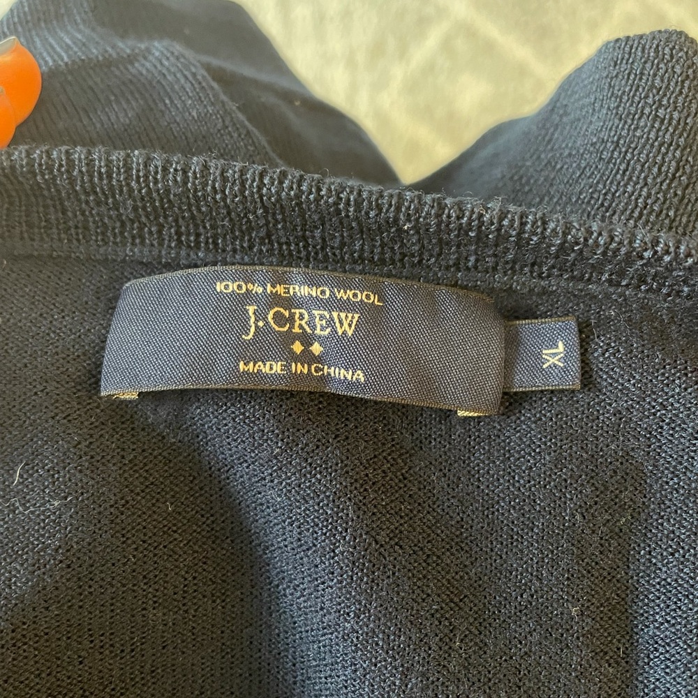 J. Crew 100% Merino Wool Men’s V Neck Sweater - Picture 3 of 3